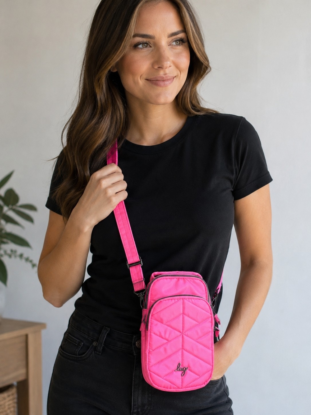 lug Skeeter Hot Pink 💕 Quilted Crossbody Phone Pouch with Removable Strap, EUC